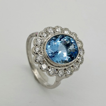 3.2ct Aquamarine Diamond Dress Ring