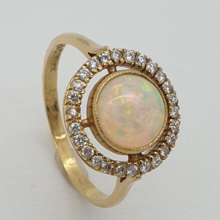 18ct Opal Diamond