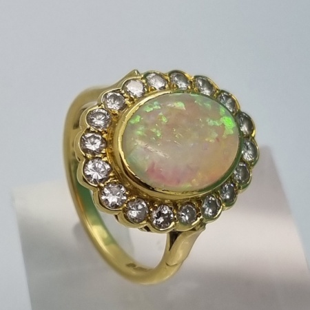 18ct YG Opal and Diamond Oval Cluster