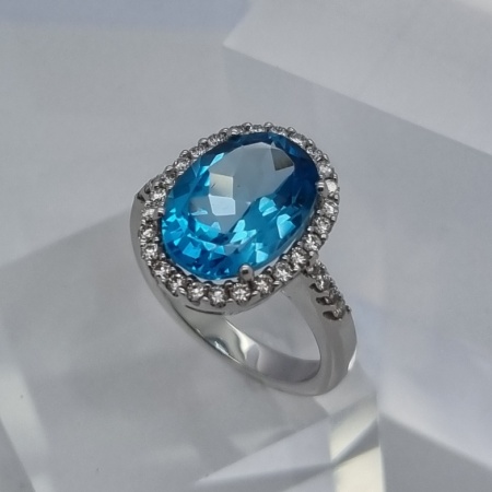 18ct WG Blue Topaz Diamond Cocktail Ring