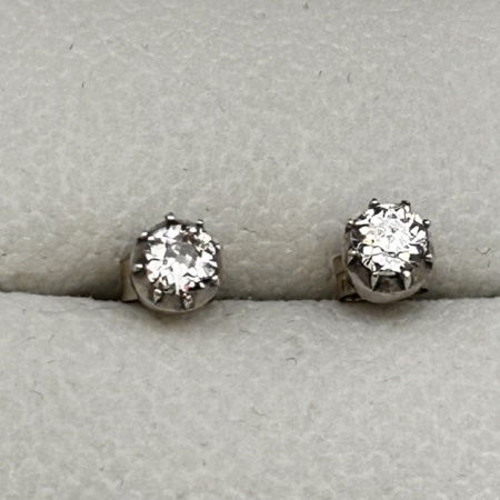 18ct WG Collet Set Studs