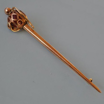 Rare Style of Kilt Pin in 9ct Gold with a Cornelian Stone